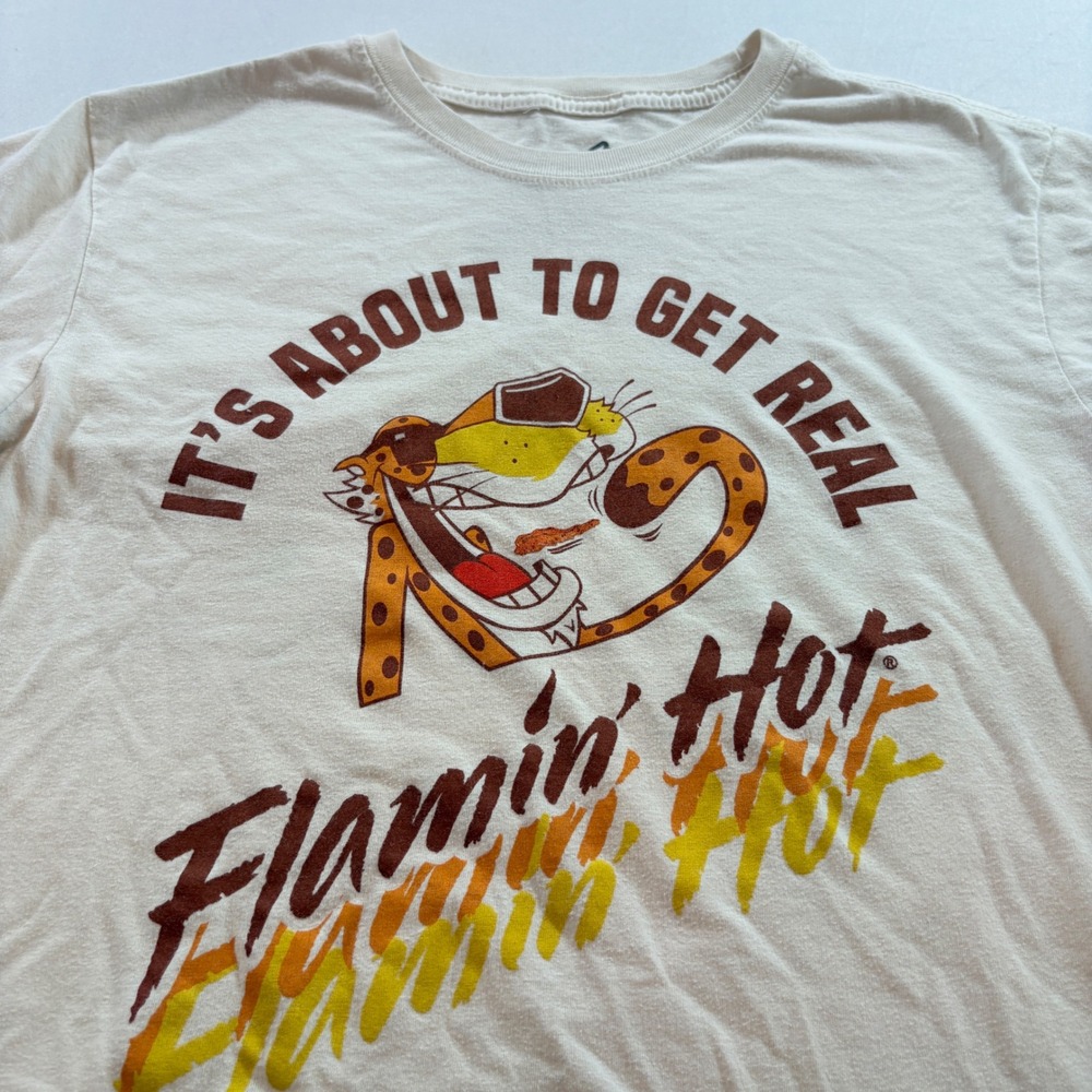 Cheetos Flamin Hot Chester Cheetah Graphic T-Shirt Mens Small Cream Mad Engine